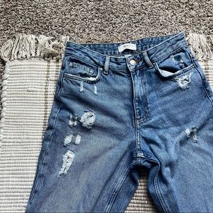 DISTRESSED JEANS HIGH WAISTED